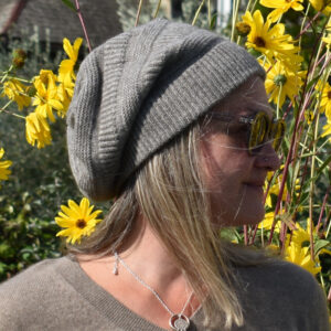 bonnet tombant en laine