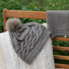 Bonnet à pompon en duvet de laine de yack 1 bonnet duvet de yack gris pompon